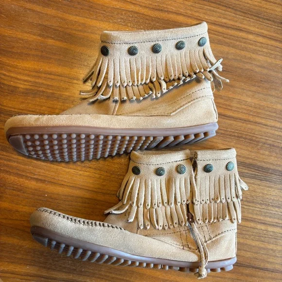 Minnetonka Suede Moccasins EUC - Picture 2 of 11